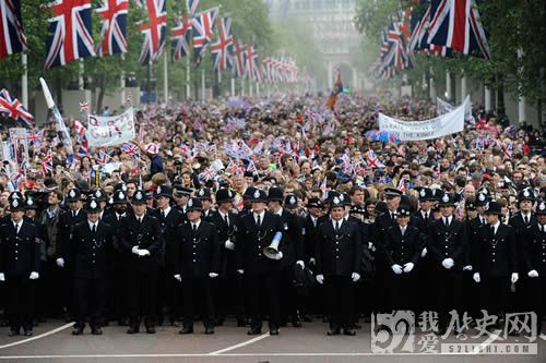 威廉王子和凯特的爱情故事_威廉王子的家庭成员情况_英国王室有过几位平民王妃