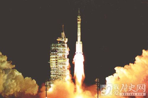 神舟”三号飞船发射成功